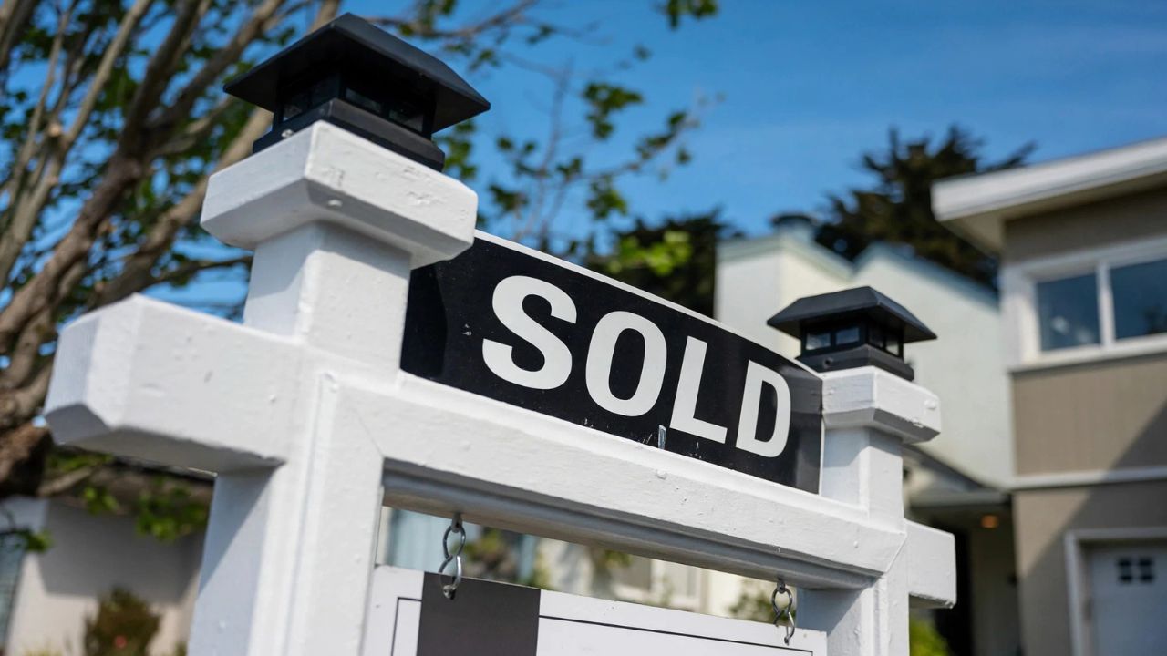 Sold home sign representing New York mortgage rates and homebuying costs